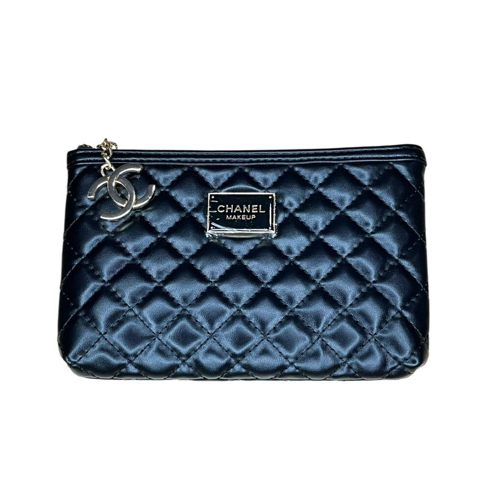Chanel Makeup Black quilted cosmetic pouch - Picture 4 of 9
